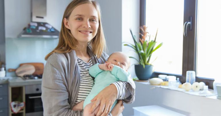 Dosar de pensie și contract de muncă pentru asistent maternal 2026