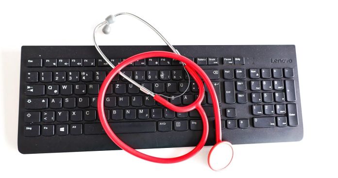 Revizuirea Medicală Online 2026: Ghid Trimitere Documente